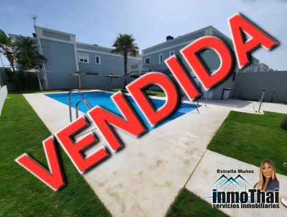 SE VENDE ADOSADO EN AVENIDA CABALLERO BONALD