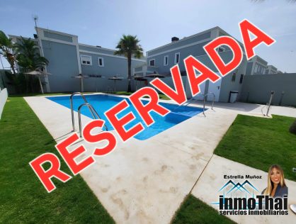 SE VENDE ADOSADO EN AVENIDA CABALLERO BONALD